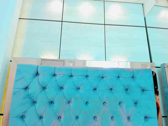 PocahontasPow webcam