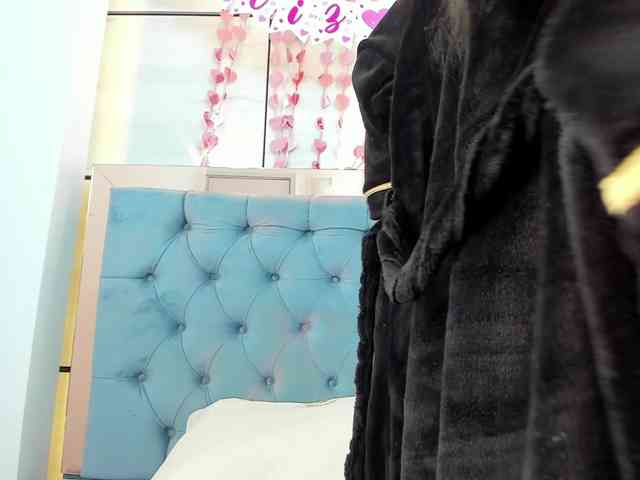 PocahontasPow webcam