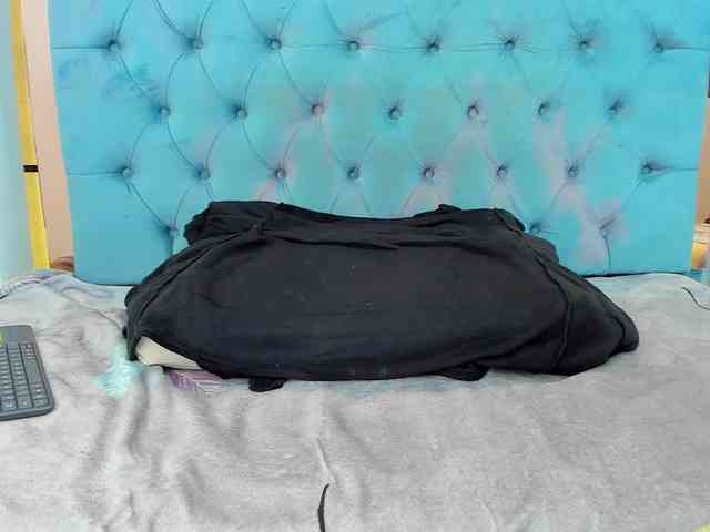 PocahontasPow webcam