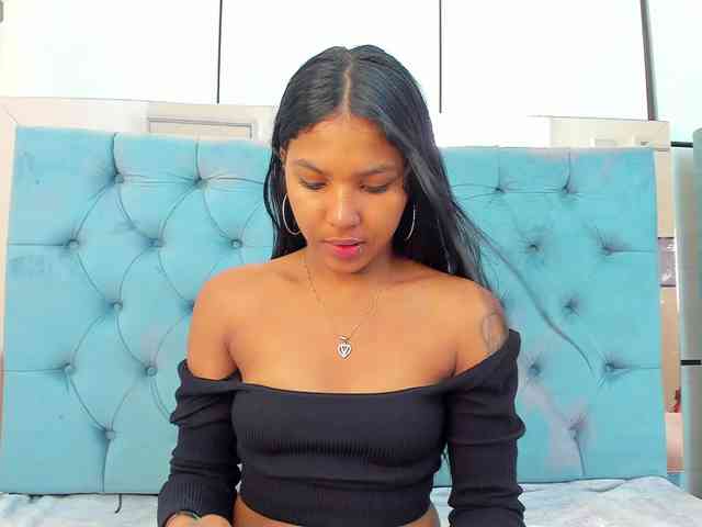 PocahontasPow webcam