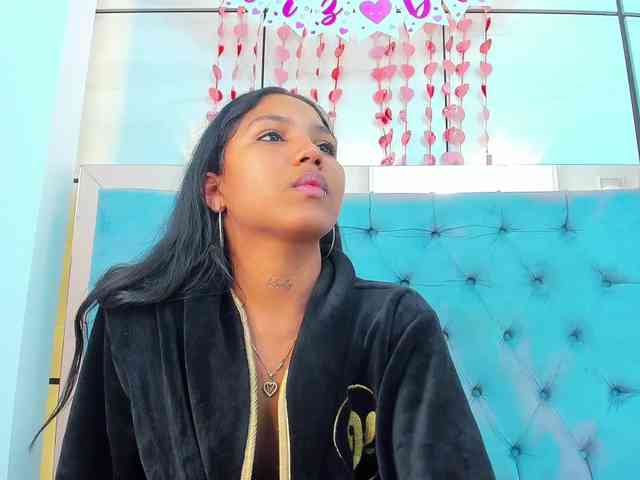 PocahontasPow webcam