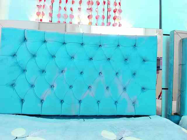 PocahontasPow webcam