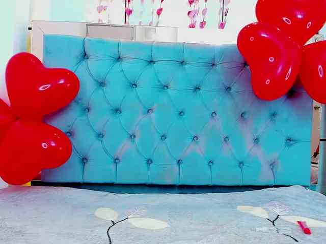 PocahontasPow webcam