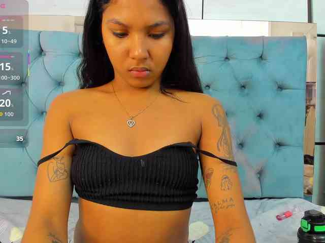 PocahontasPow webcam