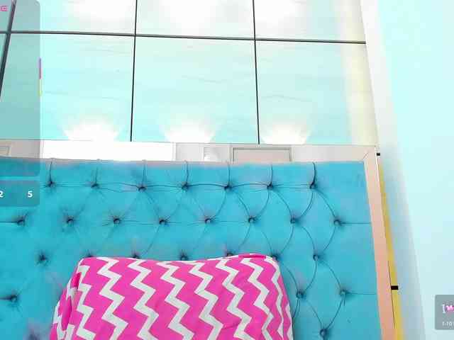 PocahontasPow webcam