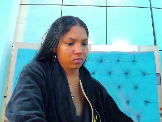 PocahontasPow webcam