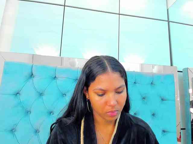 PocahontasPow webcam