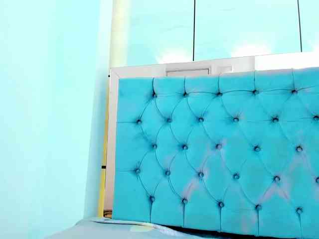 PocahontasPow webcam