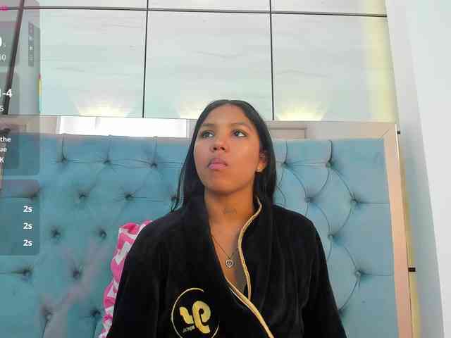 PocahontasPow webcam