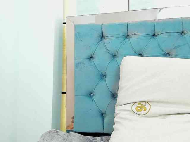 PocahontasPow webcam