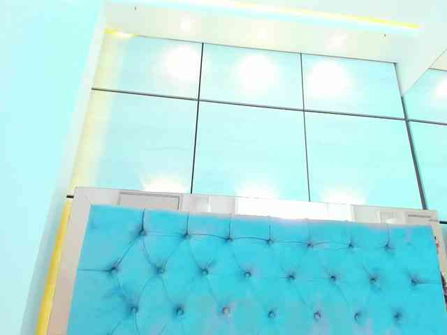 PocahontasPow webcam