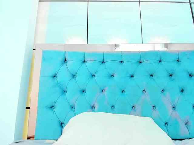 PocahontasPow webcam