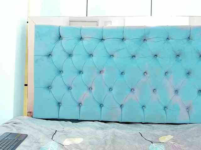 PocahontasPow webcam