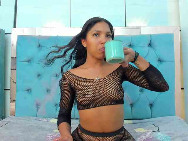 PocahontasPow webcam