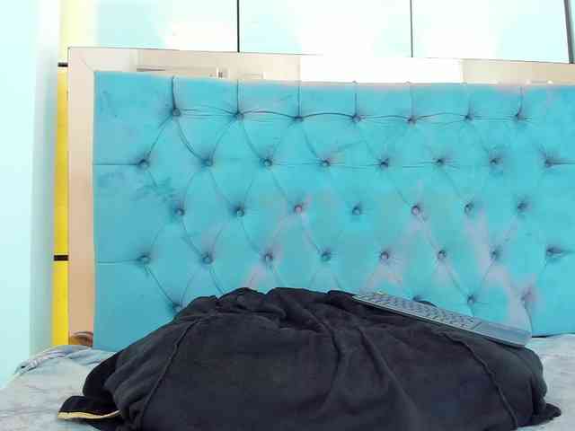 PocahontasPow webcam