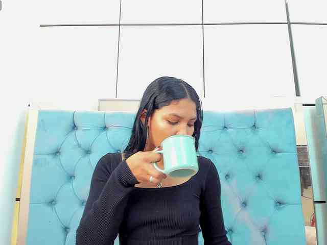 PocahontasPow webcam