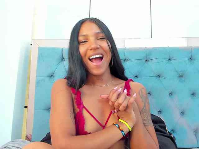 PocahontasPow webcam