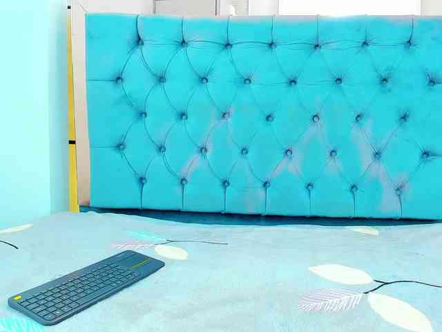 PocahontasPow webcam