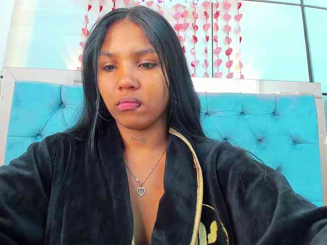 PocahontasPow webcam