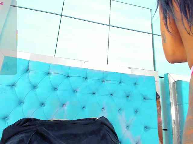 PocahontasPow webcam