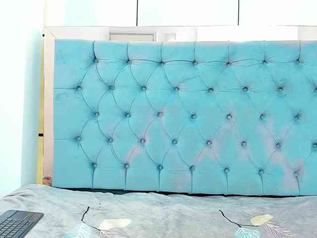 PocahontasPow webcam