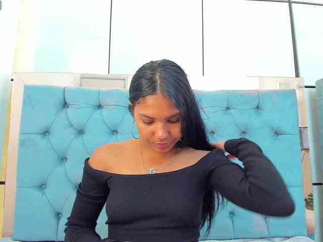 PocahontasPow webcam