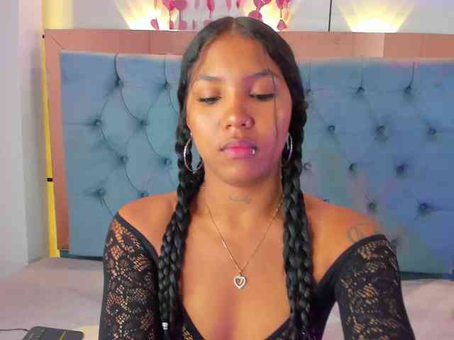 PocahontasPow webcam