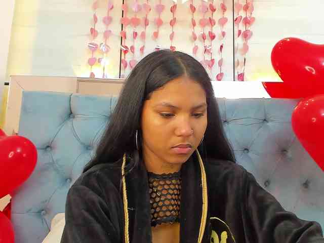 PocahontasPow webcam