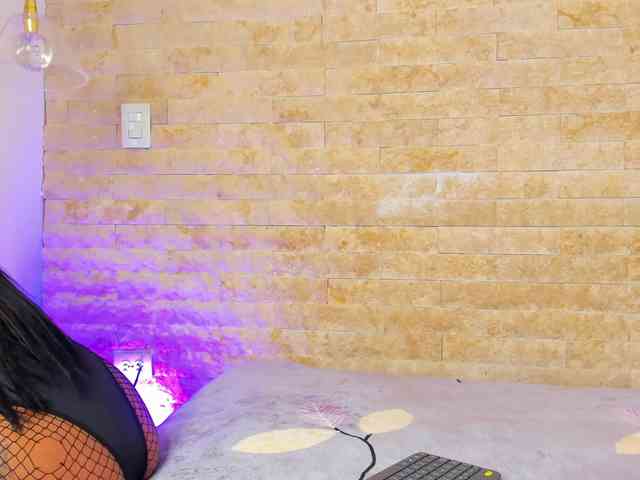 PocahontasPow webcam