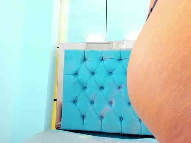 PocahontasPow webcam