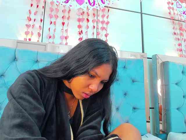 PocahontasPow webcam