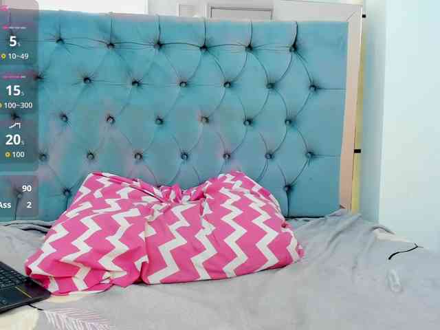 PocahontasPow webcam