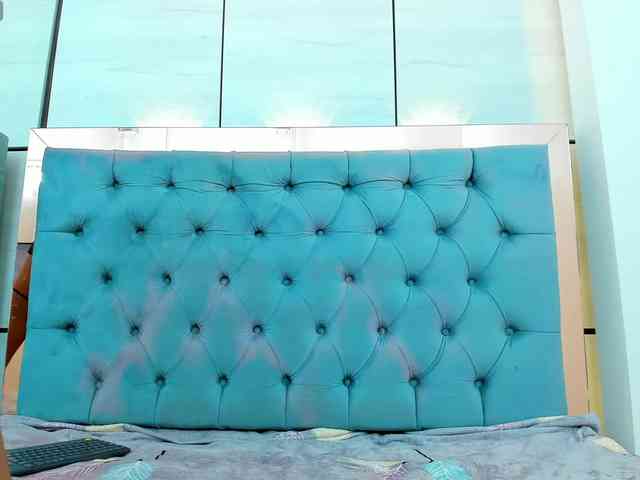 PocahontasPow webcam