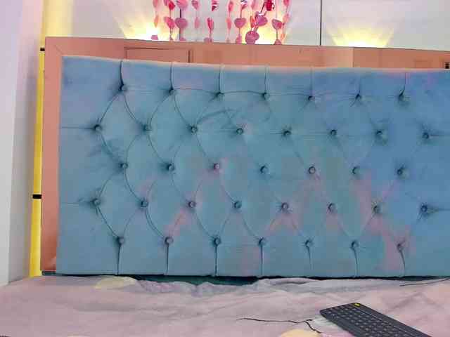 PocahontasPow webcam