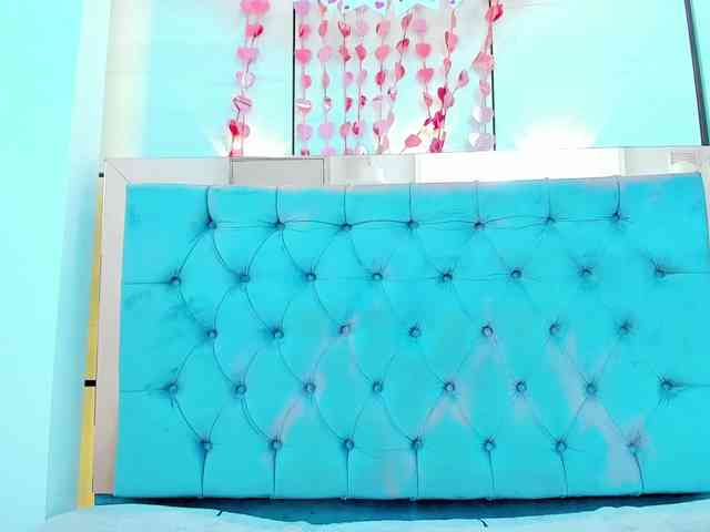 PocahontasPow webcam