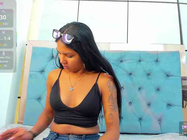 PocahontasPow webcam