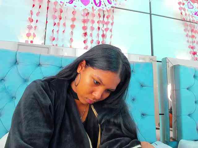 PocahontasPow webcam