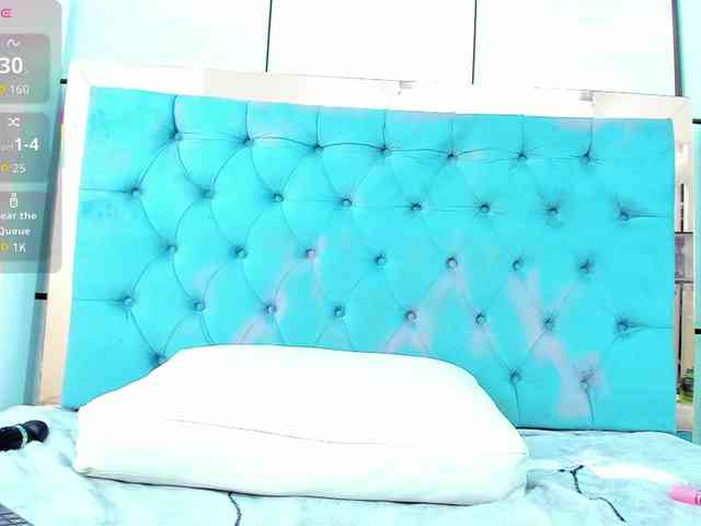 PocahontasPow webcam