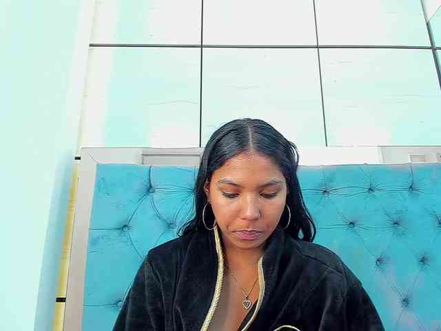 PocahontasPow webcam