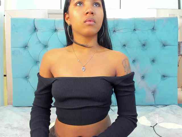 PocahontasPow webcam