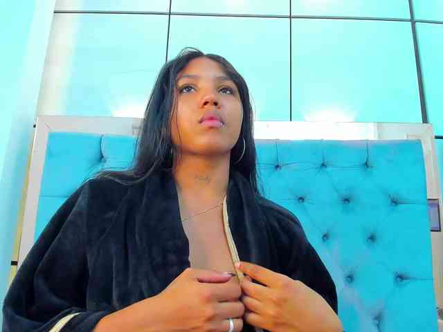 PocahontasPow webcam