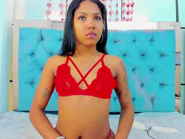 PocahontasPow webcam