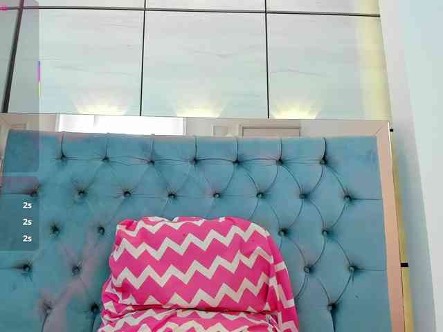 PocahontasPow webcam