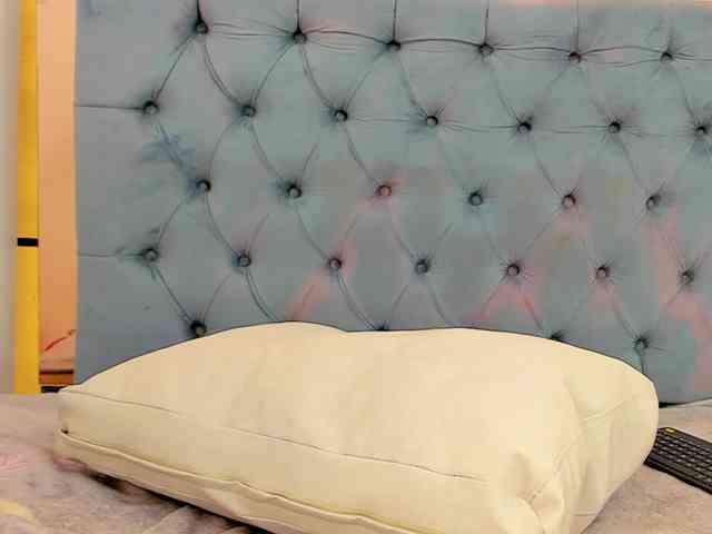 PocahontasPow webcam