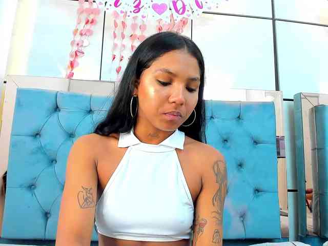 PocahontasPow webcam