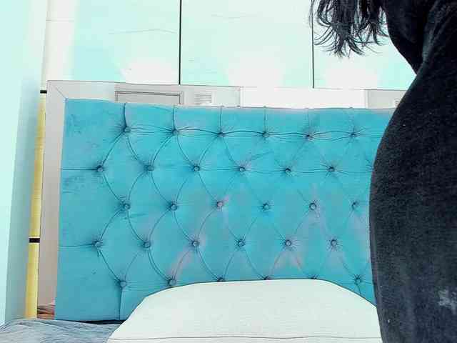 PocahontasPow webcam