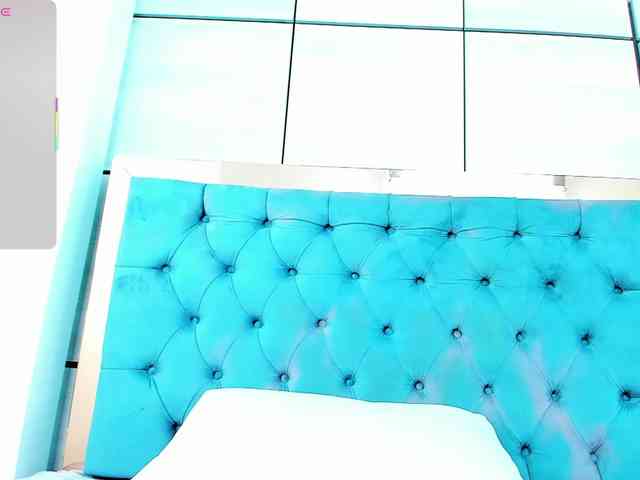 PocahontasPow webcam