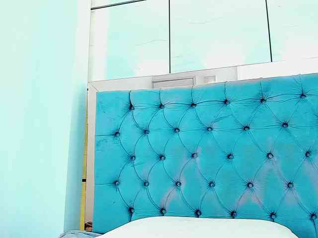 PocahontasPow webcam