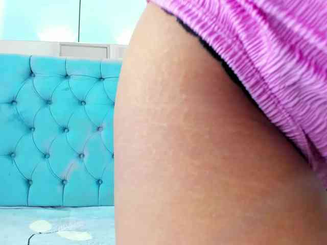 PocahontasPow webcam