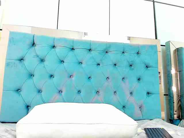 PocahontasPow webcam